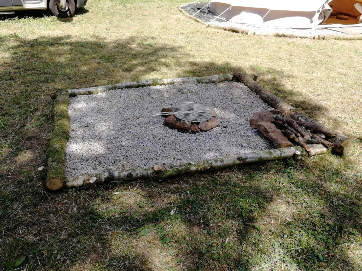 Tente Insolite 1 A 5 Personnes Plouray Zewnętrze zdjęcie